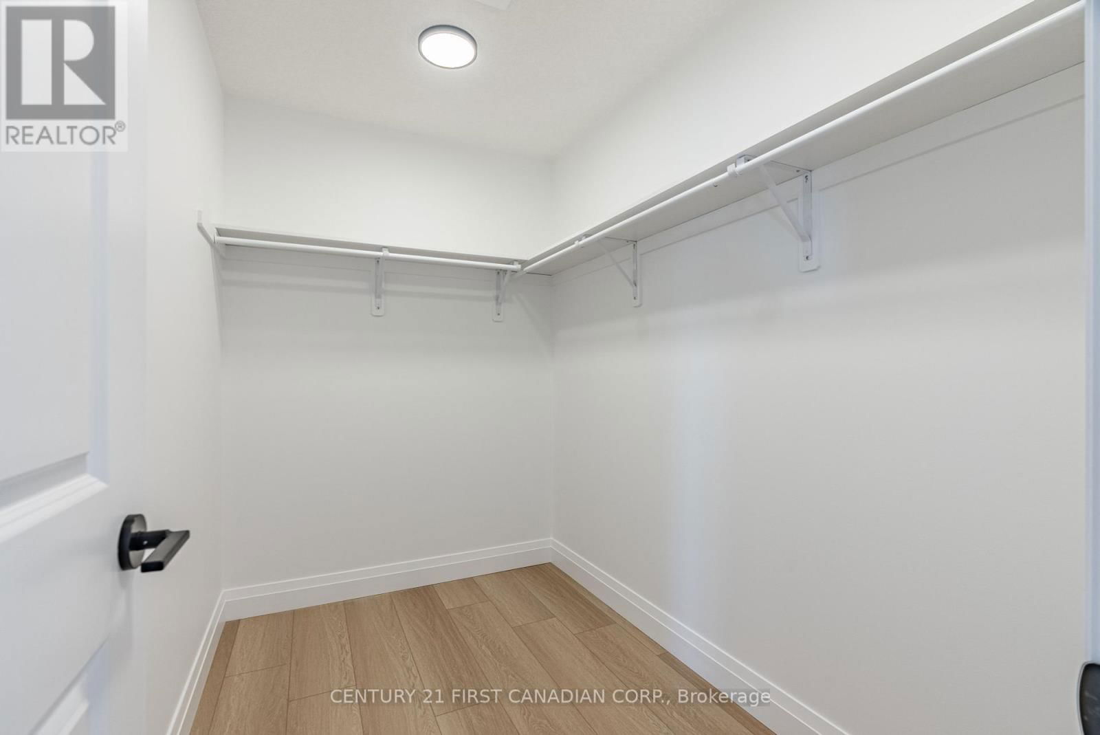 20 POSTMA CRESCENT Image 25