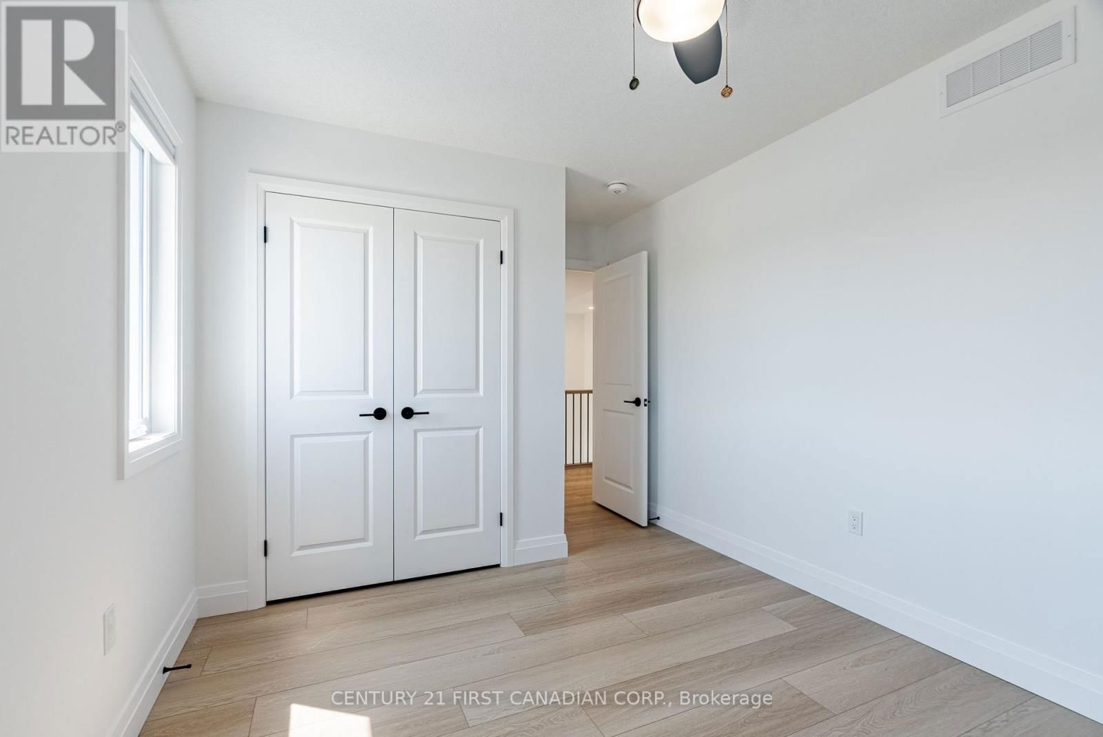 20 POSTMA CRESCENT Image 31