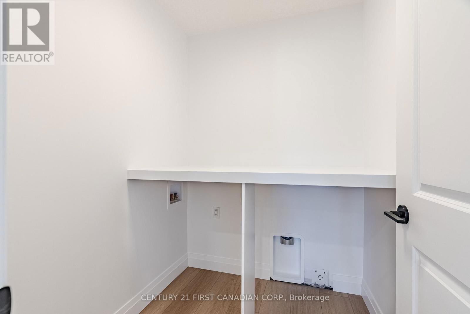 20 POSTMA CRESCENT Image 33