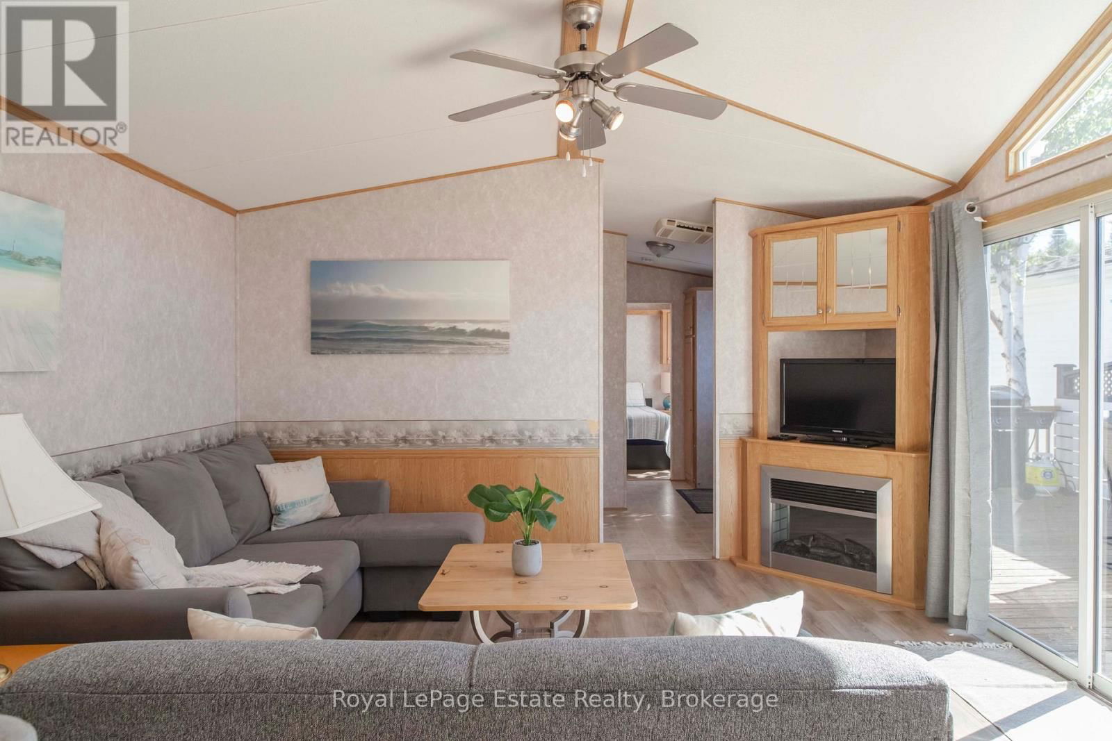 22 - 25 7TH AVENUE SOUTH Image 16