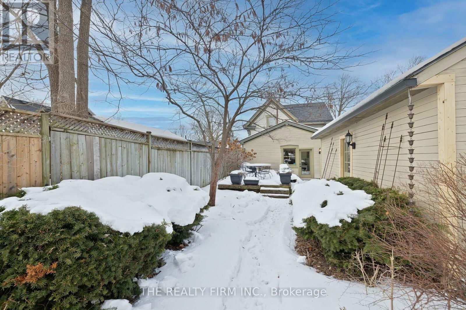 839 QUEENS AVENUE Image 30