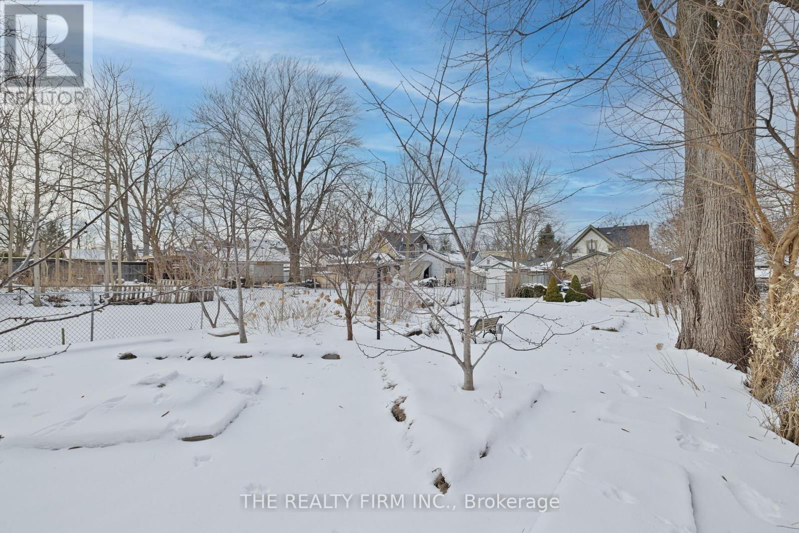 839 QUEENS AVENUE Image 32