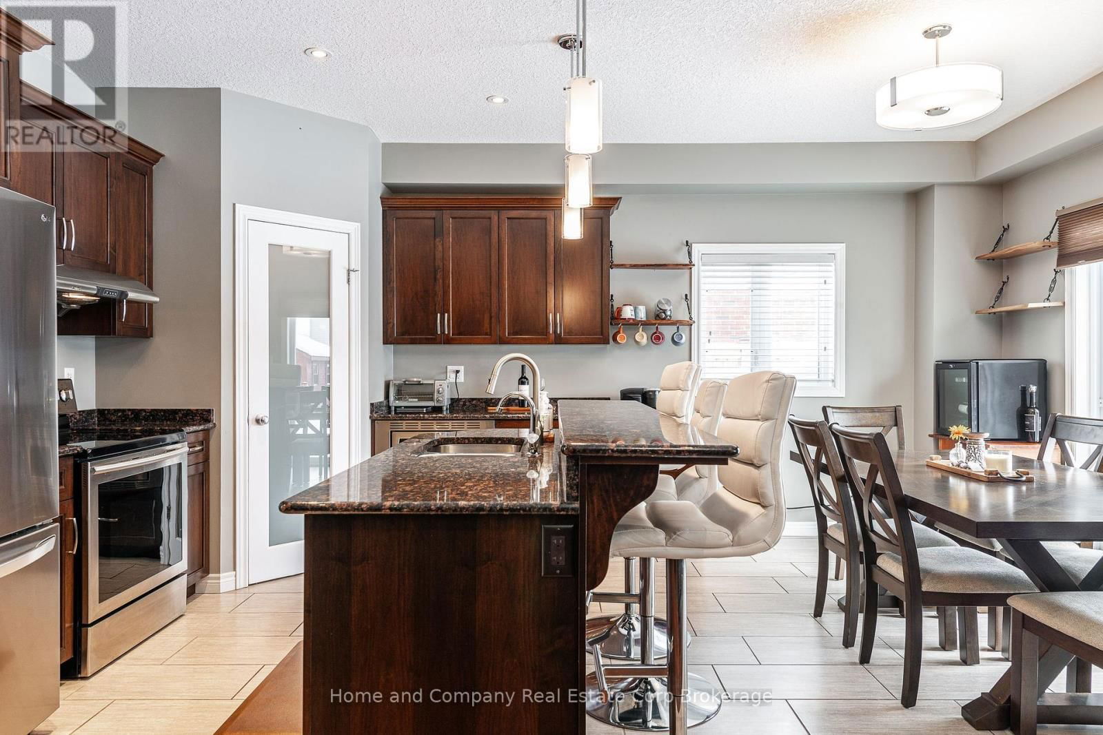 13 BROWN STREET Image 10