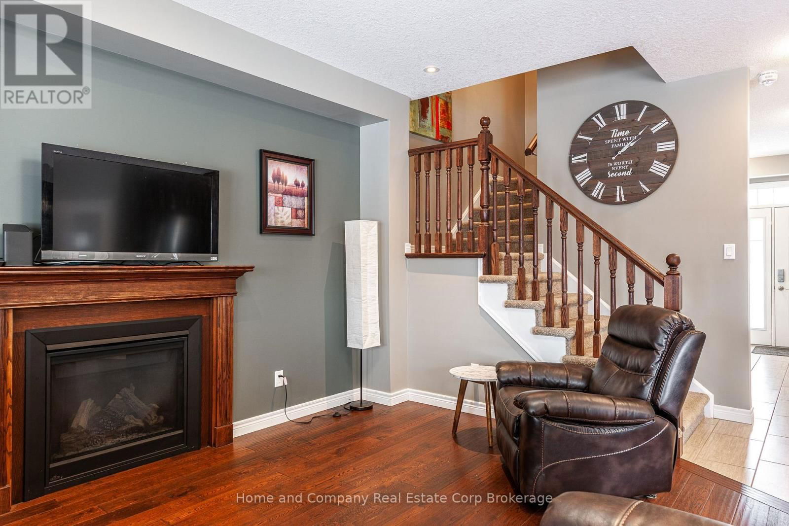 13 BROWN STREET Image 18