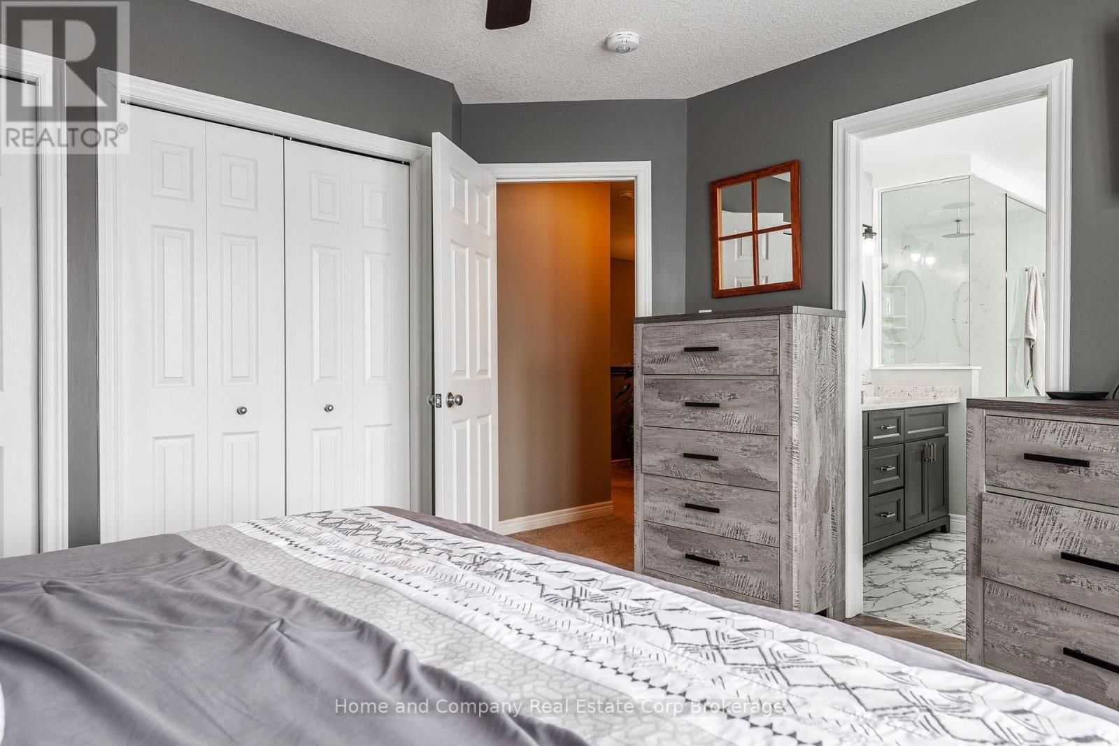 13 BROWN STREET Image 20