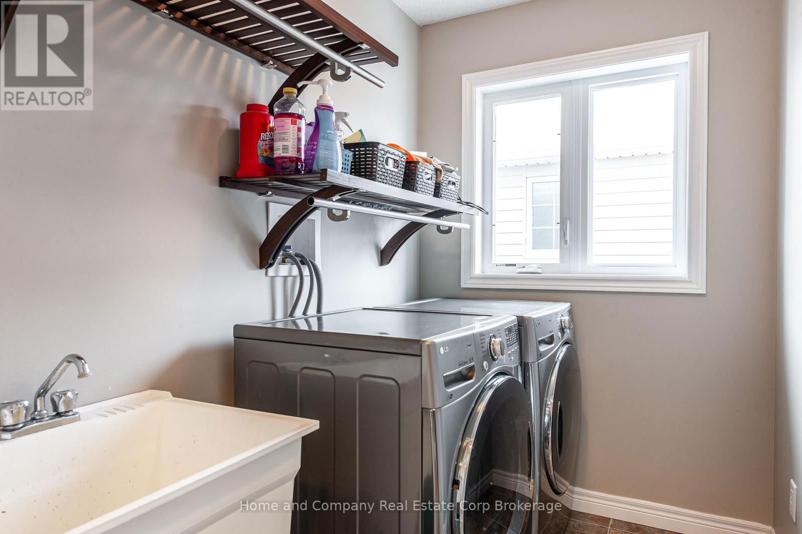 13 BROWN STREET Image 25