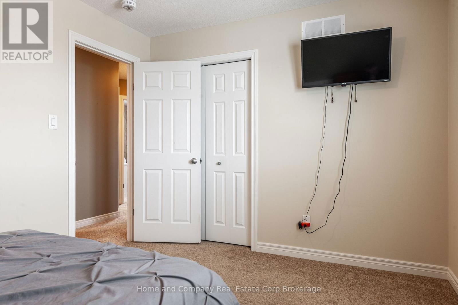13 BROWN STREET Image 27