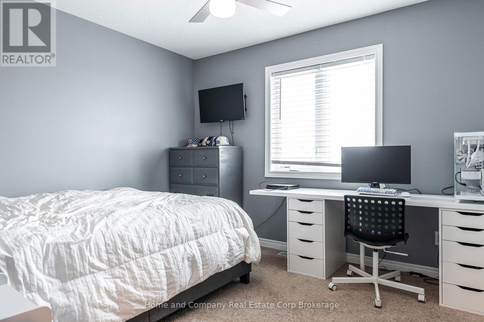 13 BROWN STREET Image 28