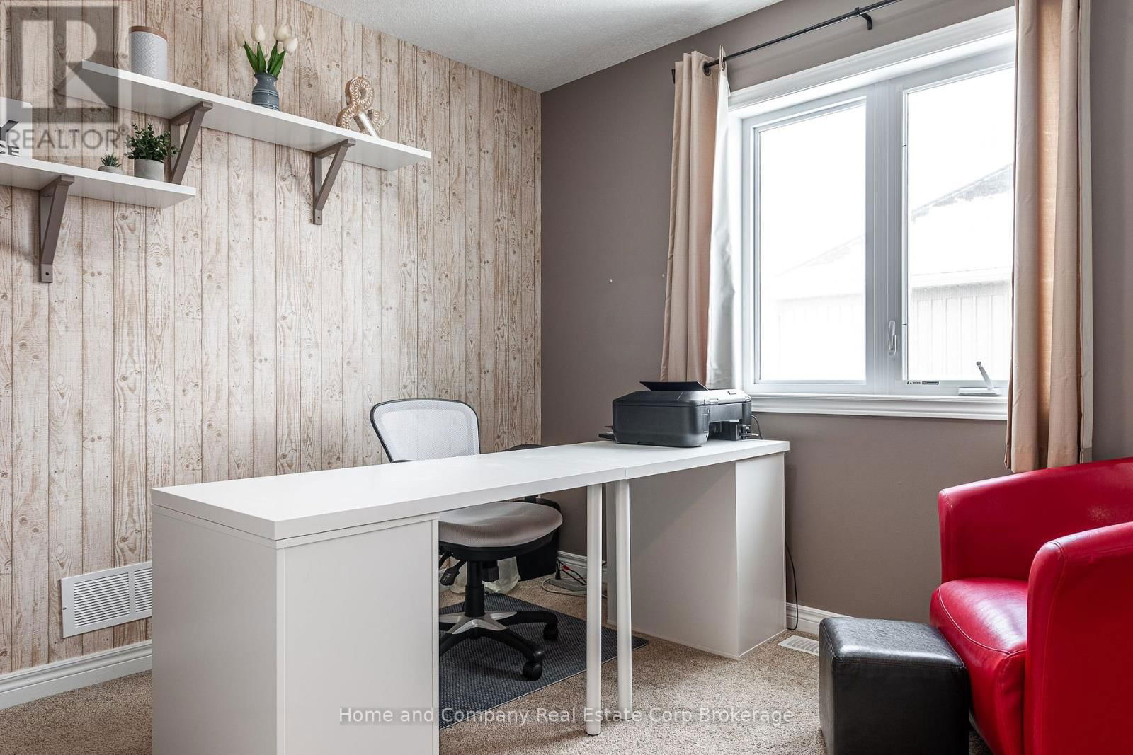 13 BROWN STREET Image 31