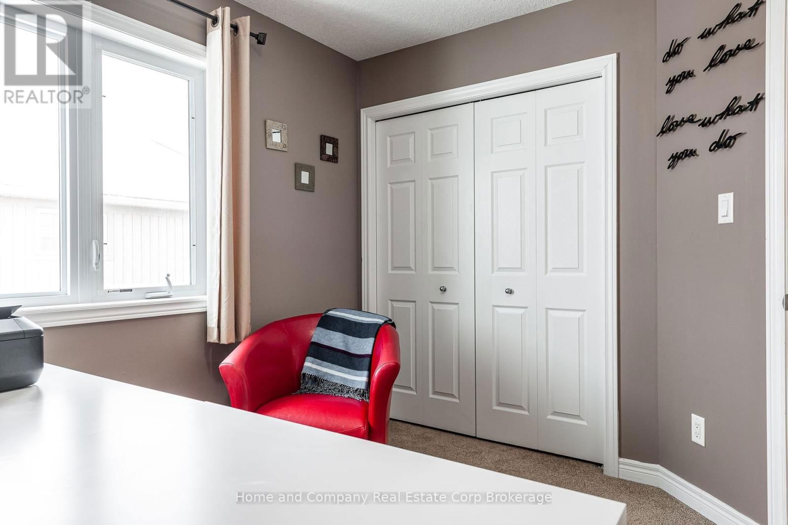 13 BROWN STREET Image 32