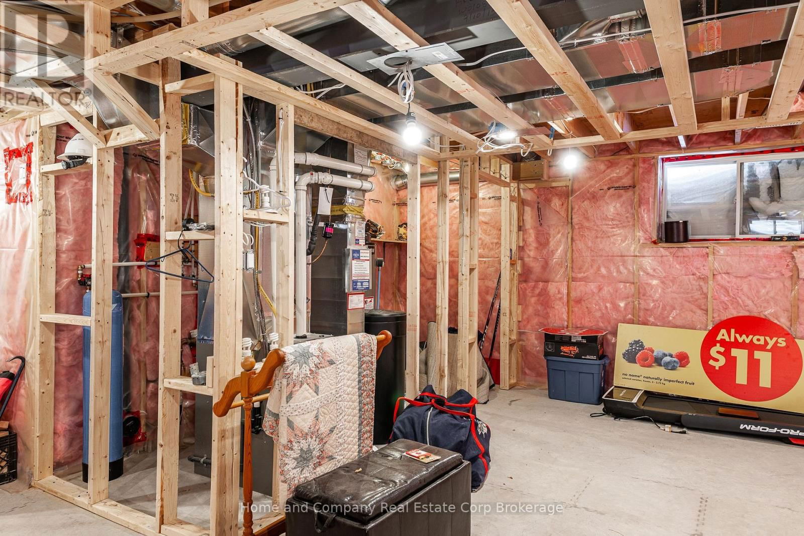 13 BROWN STREET Image 34