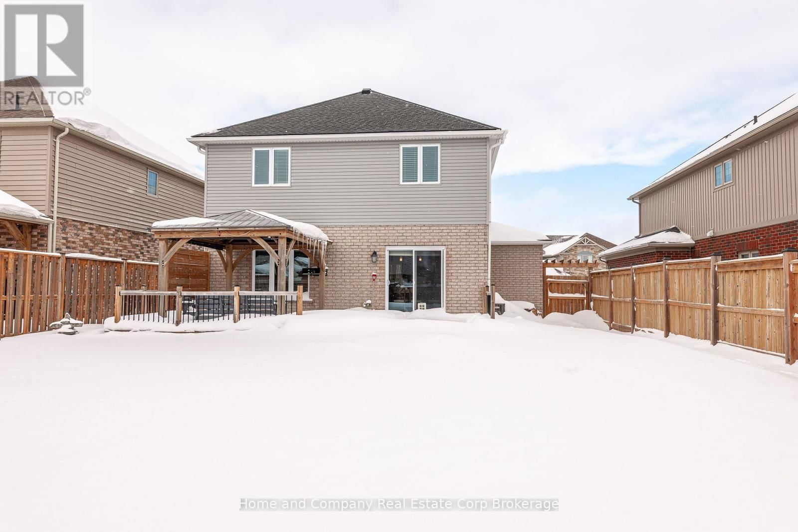 13 BROWN STREET Image 40