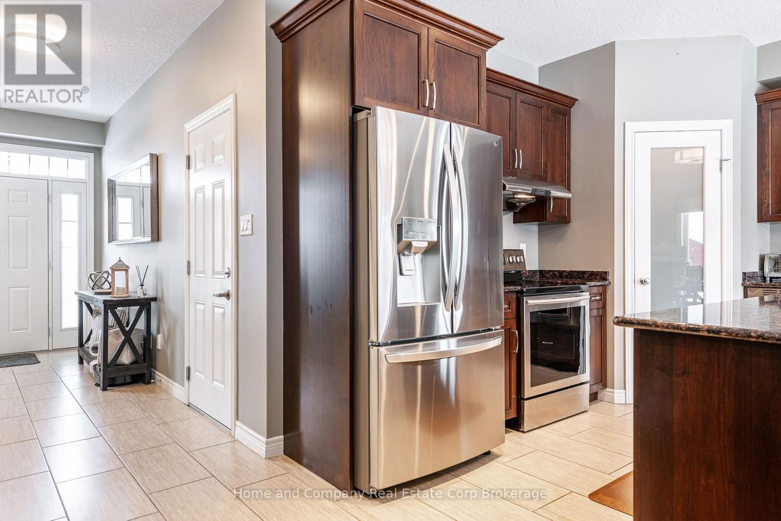 13 BROWN STREET Image 9
