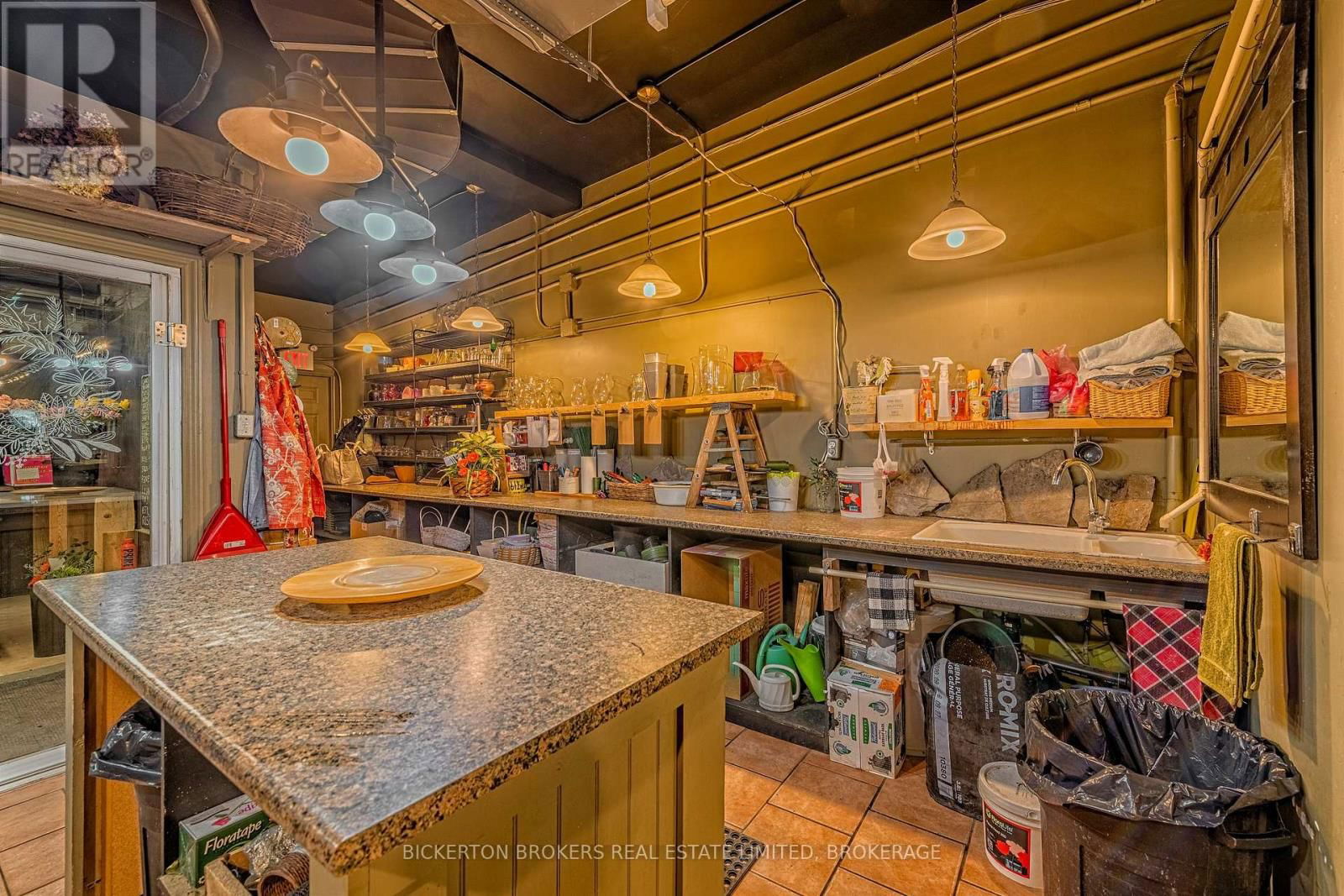 192 KING STREET EAST Image 14