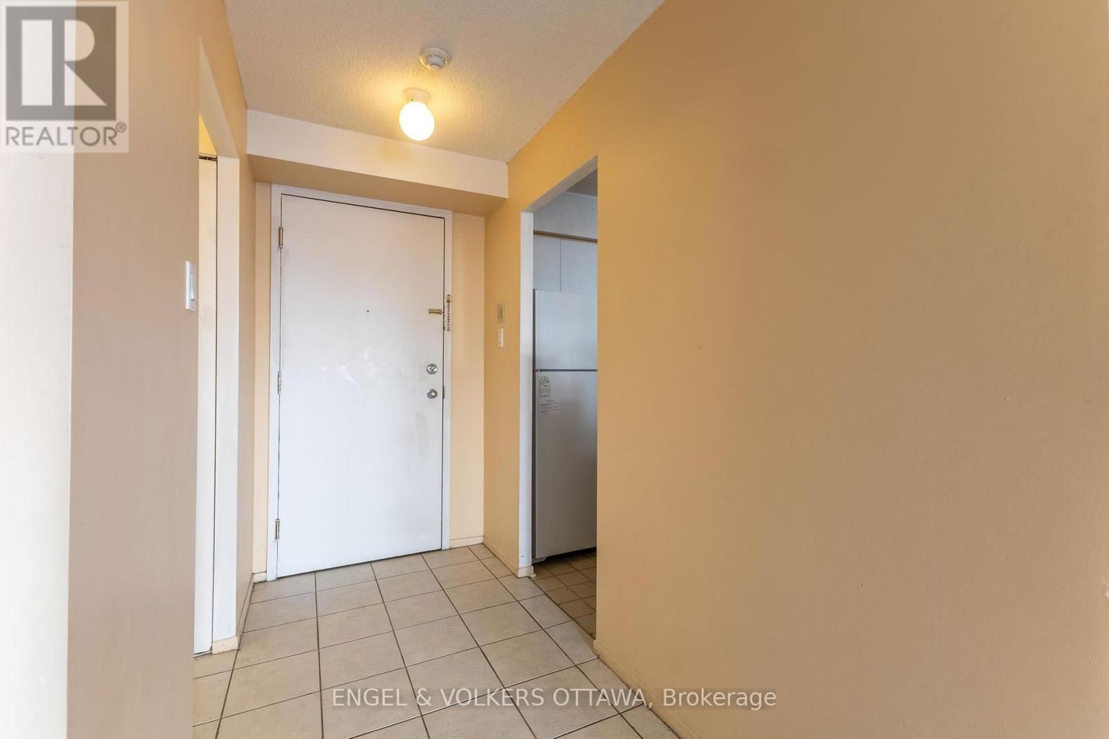 824 - 1025 GRENON AVENUE Image 11