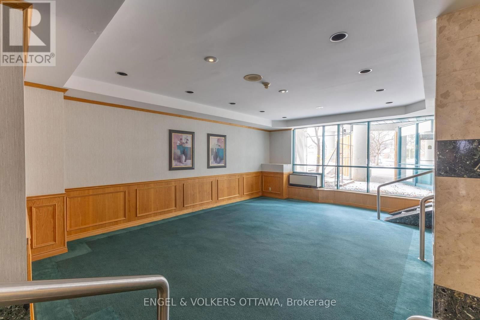 824 - 1025 GRENON AVENUE Image 22
