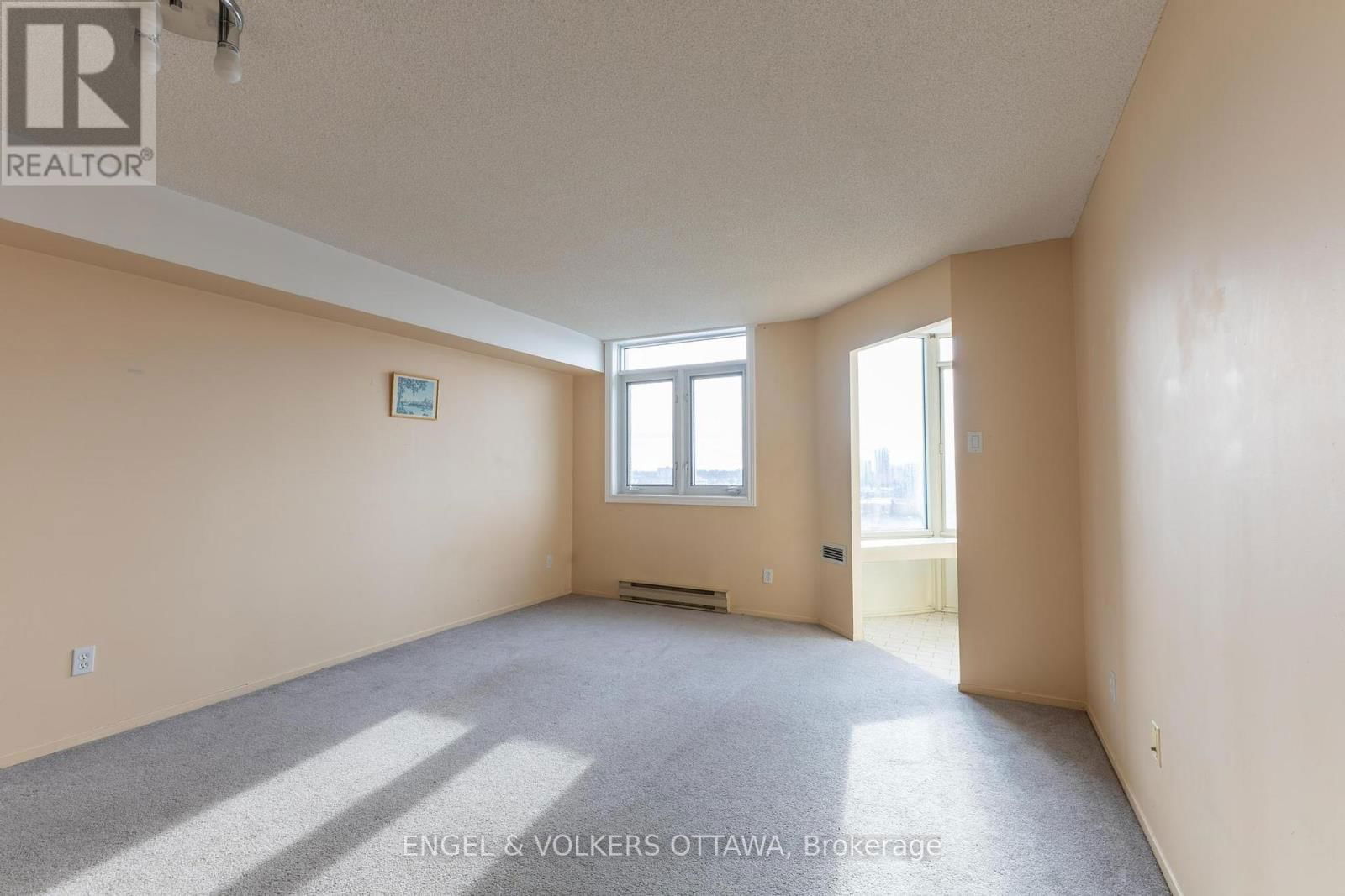 824 - 1025 GRENON AVENUE Image 4