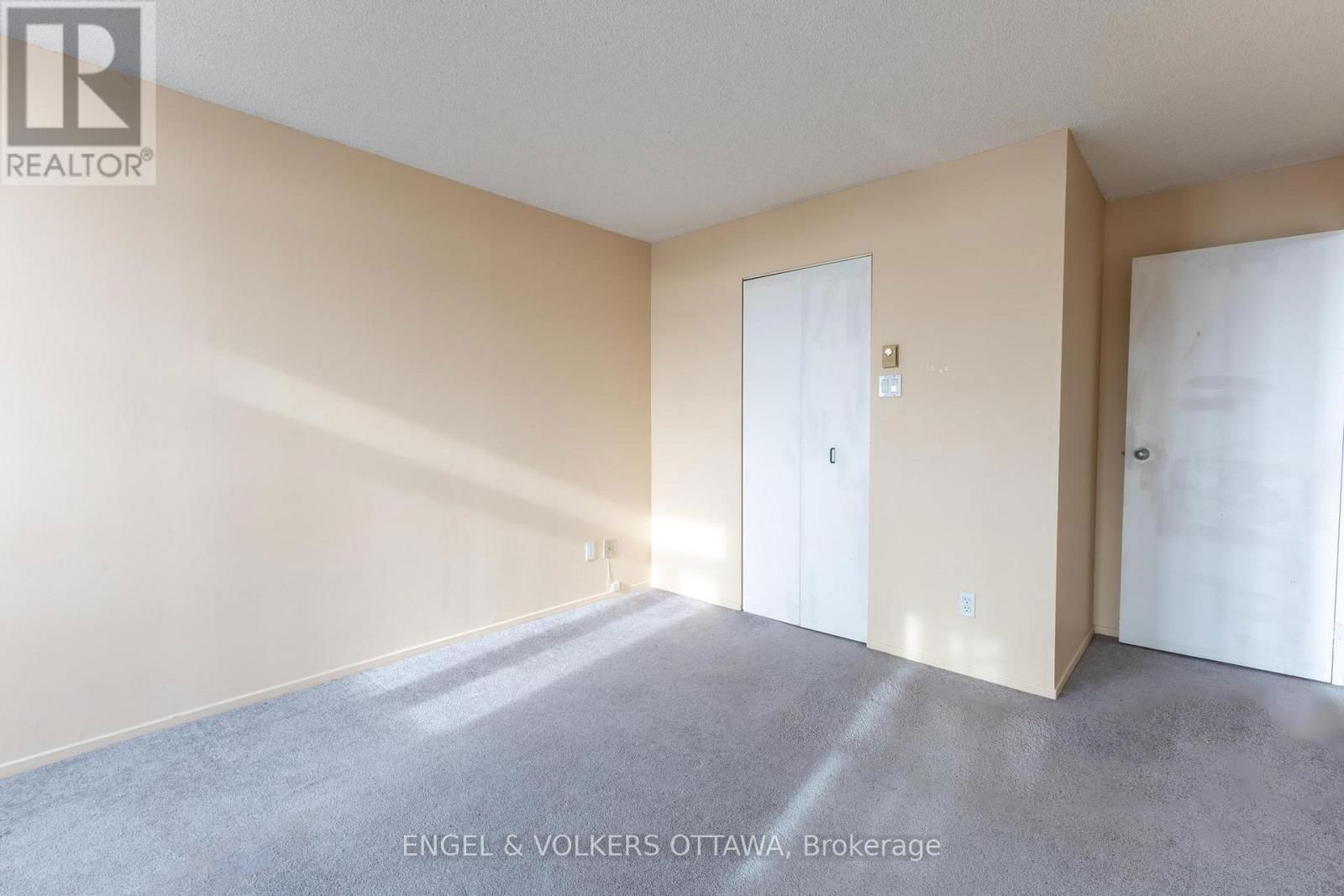 824 - 1025 GRENON AVENUE Image 8