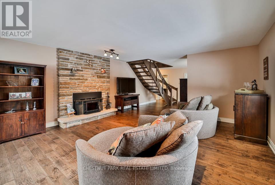 12 GOULDING LANE Image 23