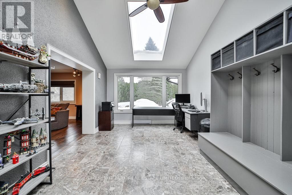 12 GOULDING LANE Image 25