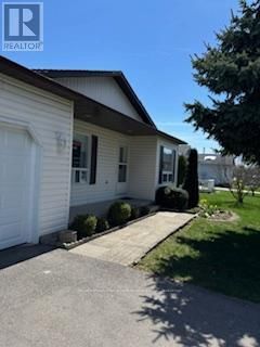 101 MEADOWVIEW LANE SOUTH Image 31