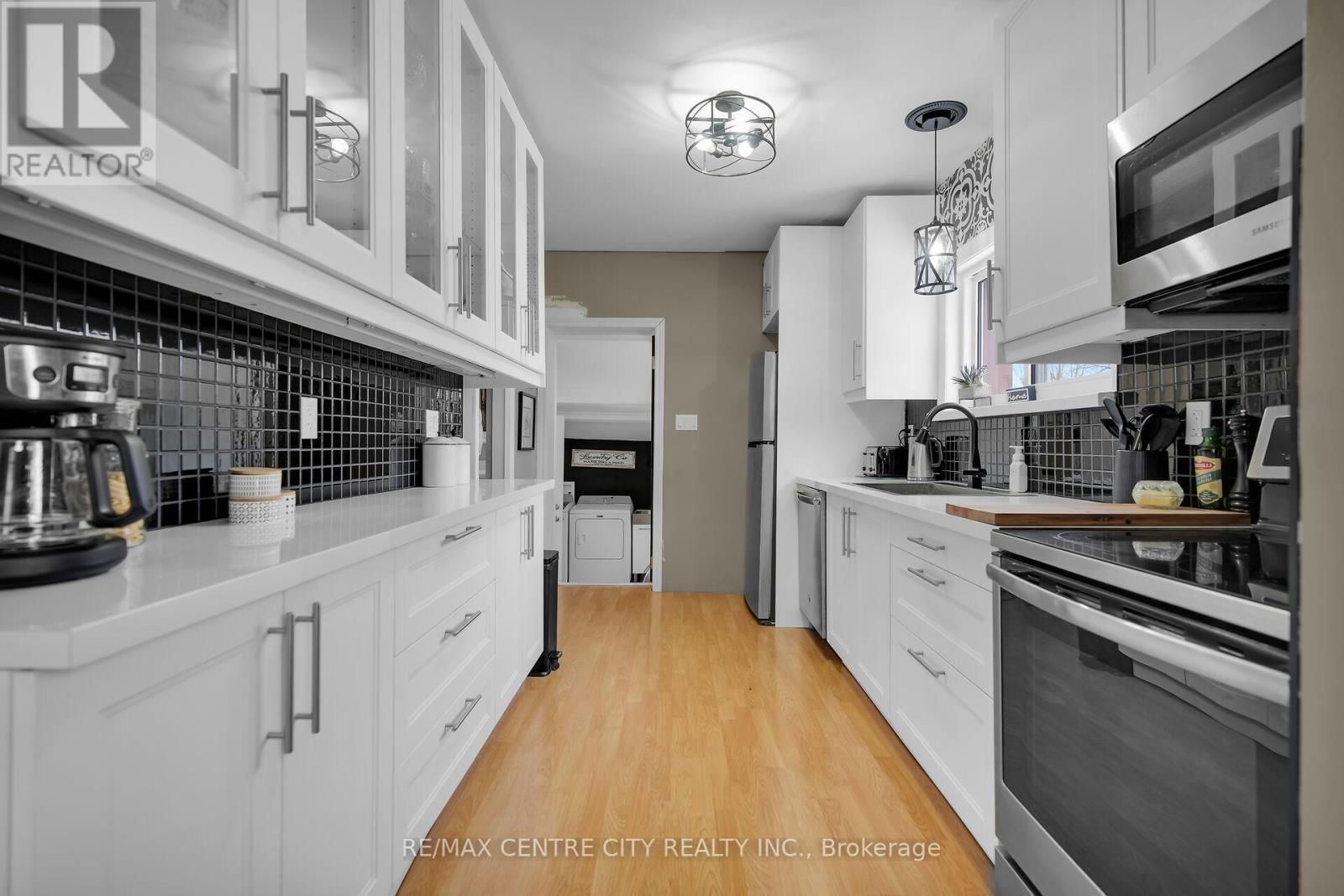 36 WALNUT STREET WEST Image 11