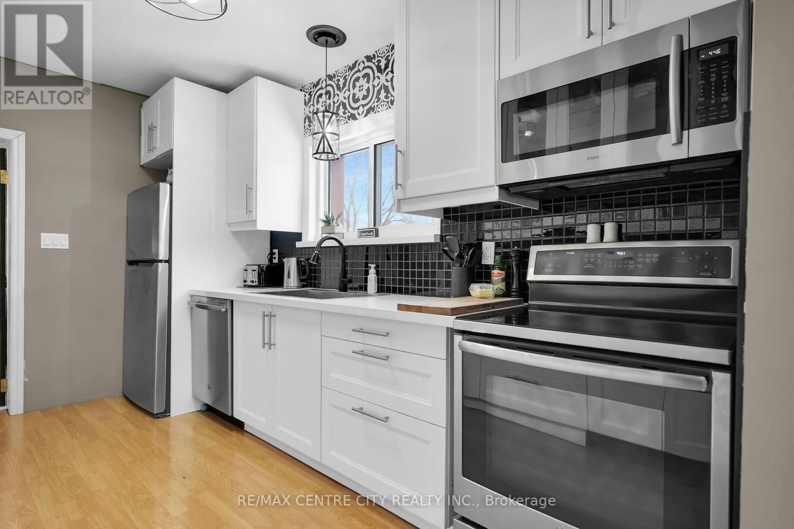 36 WALNUT STREET WEST Image 13