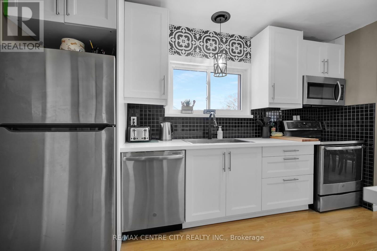 36 WALNUT STREET WEST Image 14