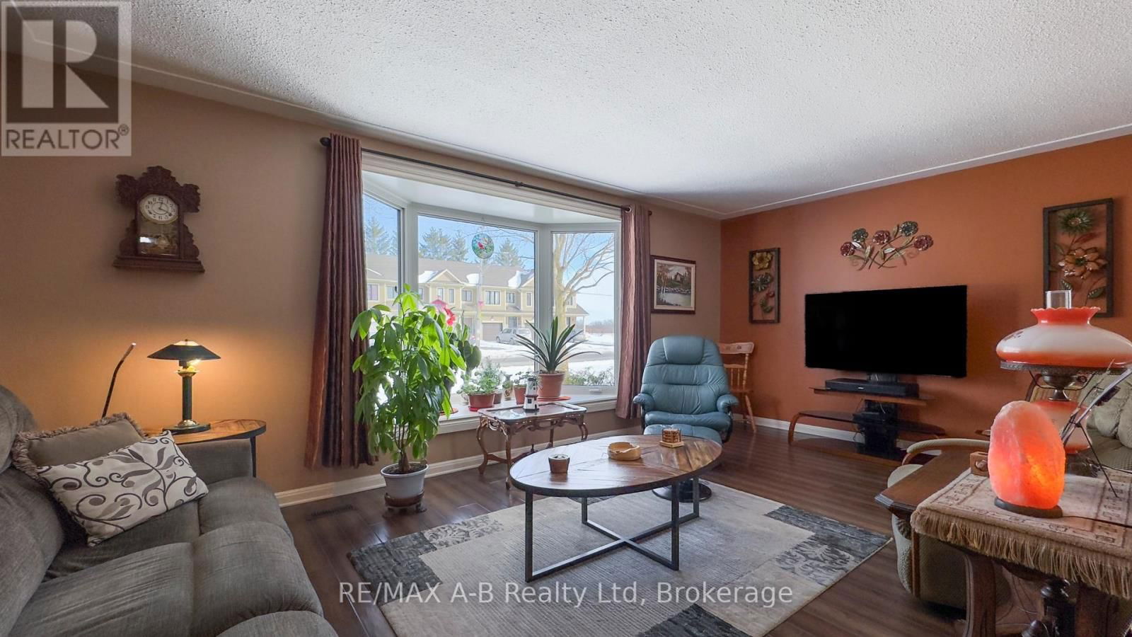 101 MIDDLETON STREET Image 11