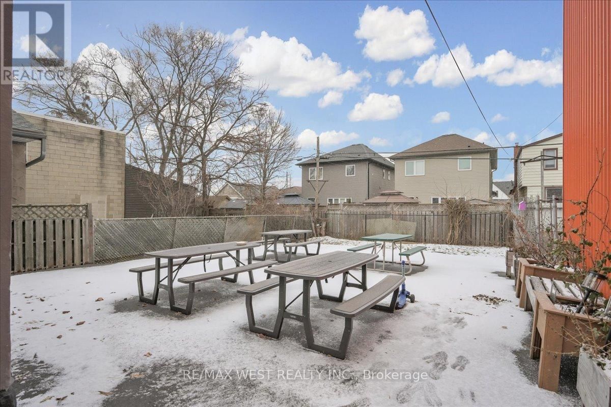 102 PARKDALE AVENUE Image 8
