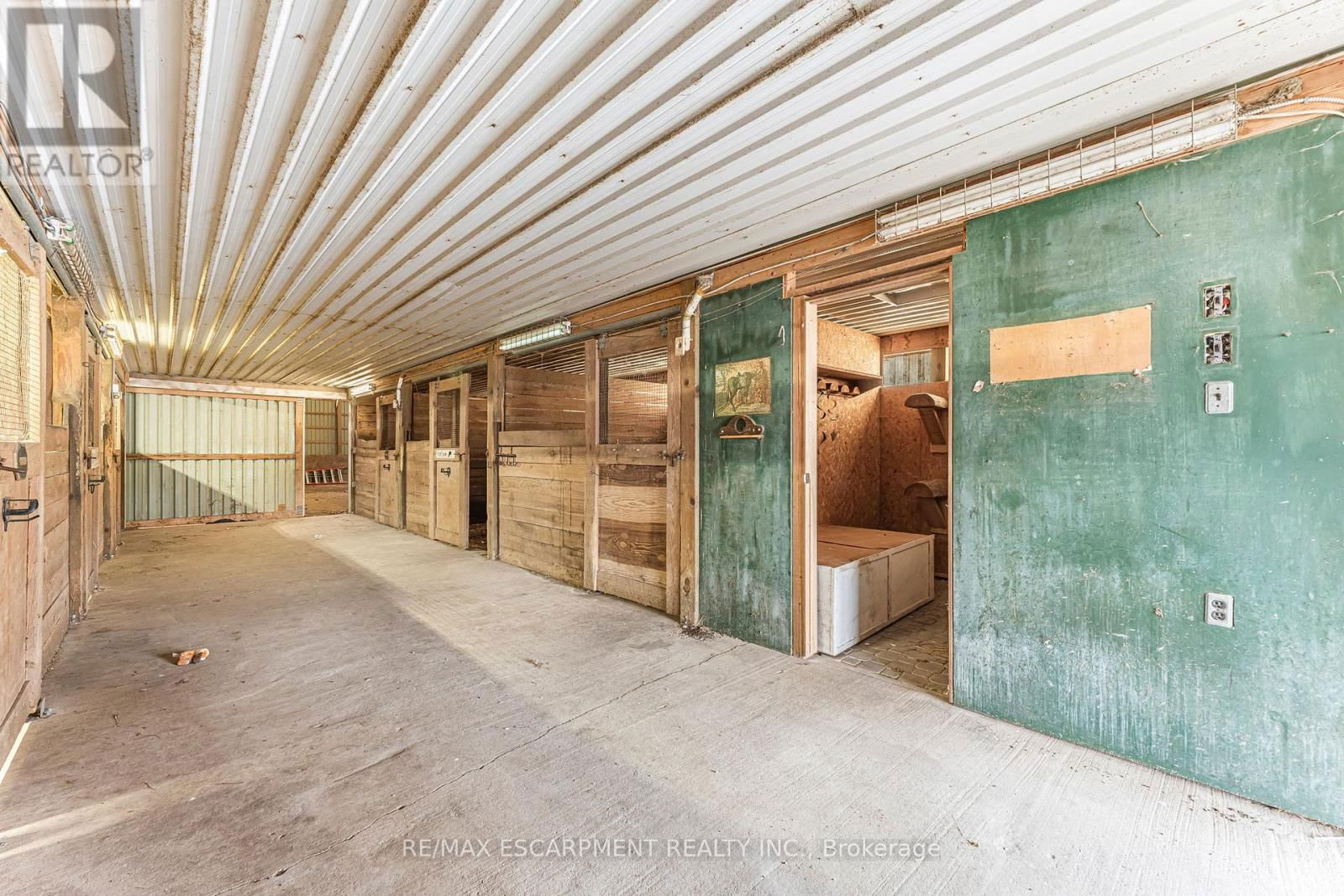 64067 WELLANDPORT ROAD Image 32
