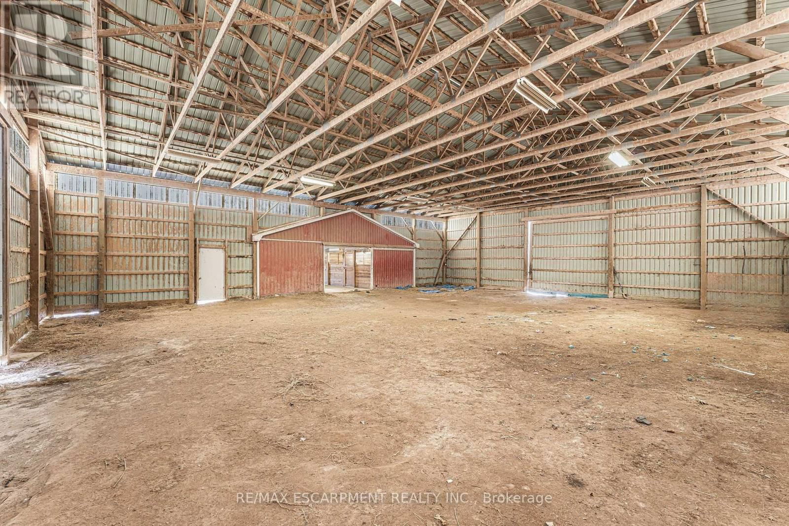 64067 WELLANDPORT ROAD Image 35