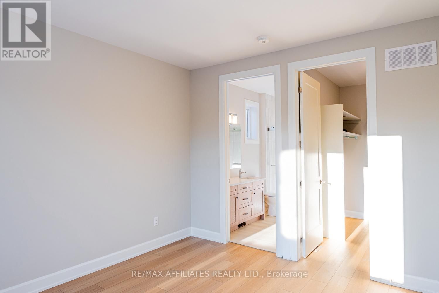 105 RABB STREET Image 15