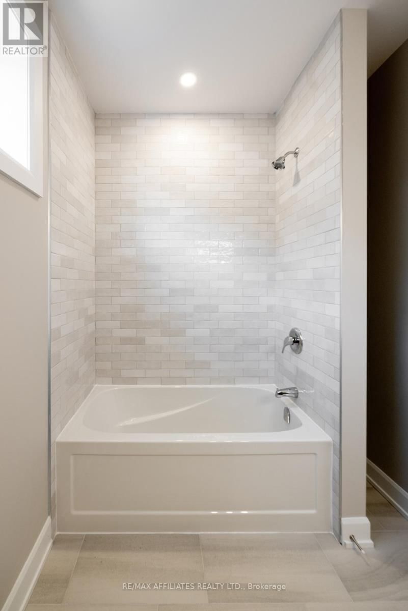 105 RABB STREET Image 22
