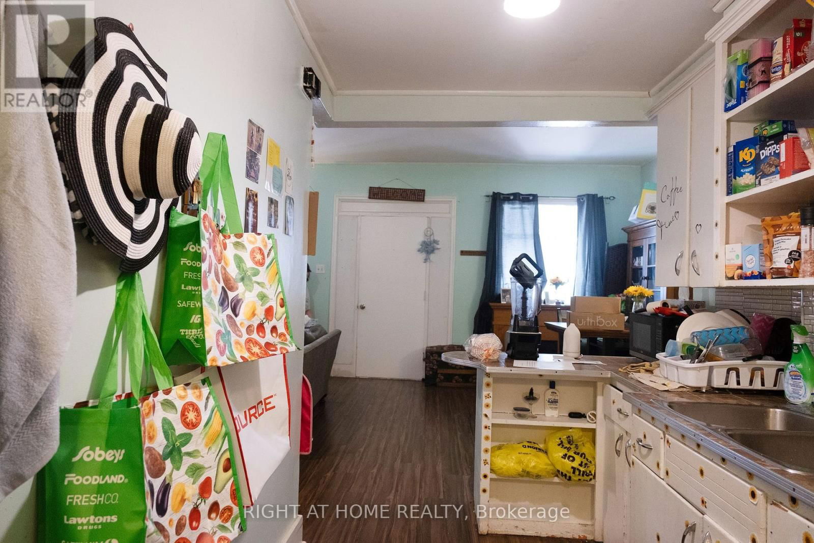 229 ELGIN STREET WEST Image 16