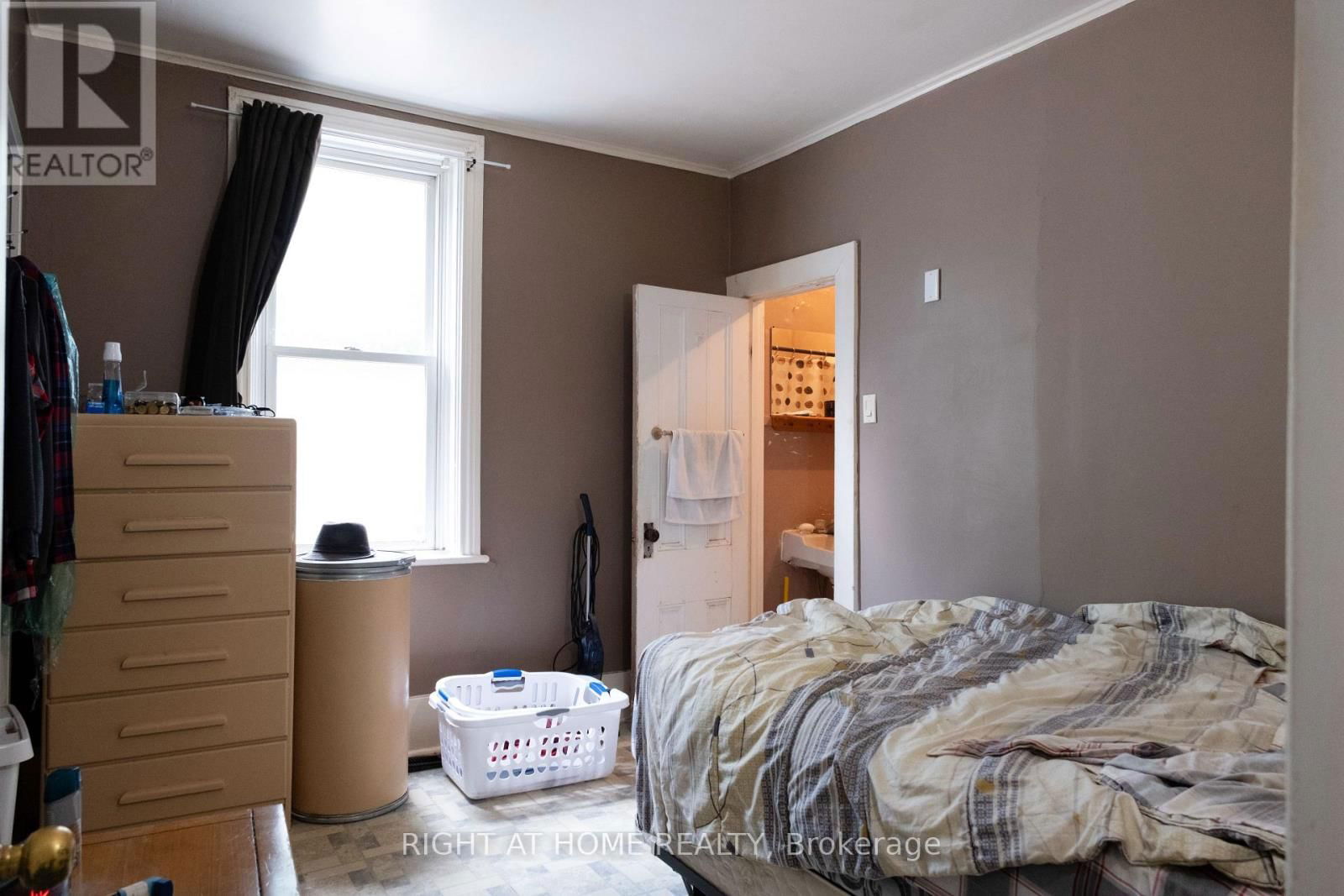 229 ELGIN STREET WEST Image 27