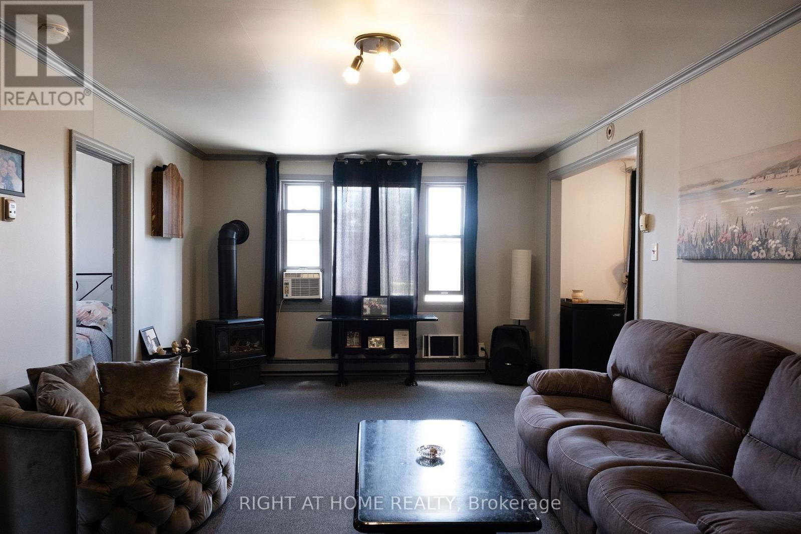 229 ELGIN STREET WEST Image 3