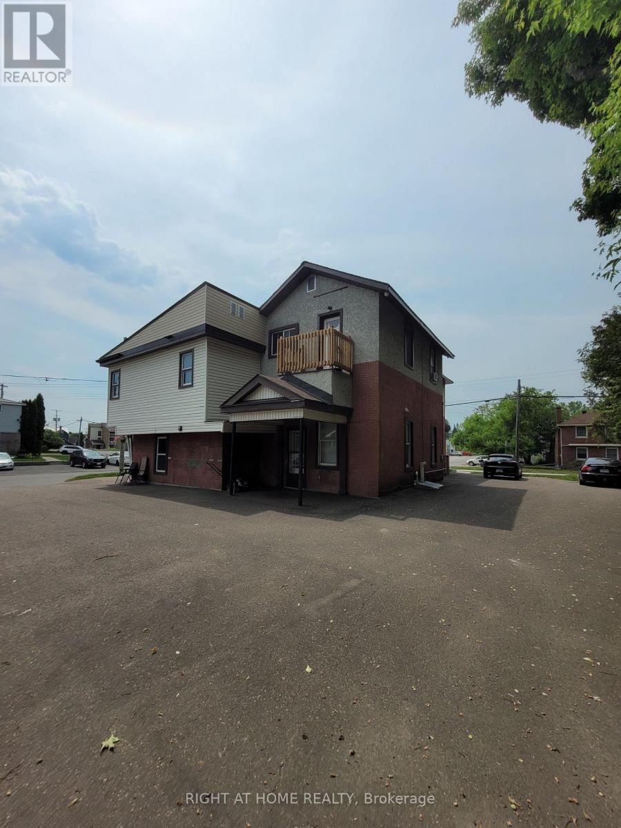 229 ELGIN STREET WEST Image 4