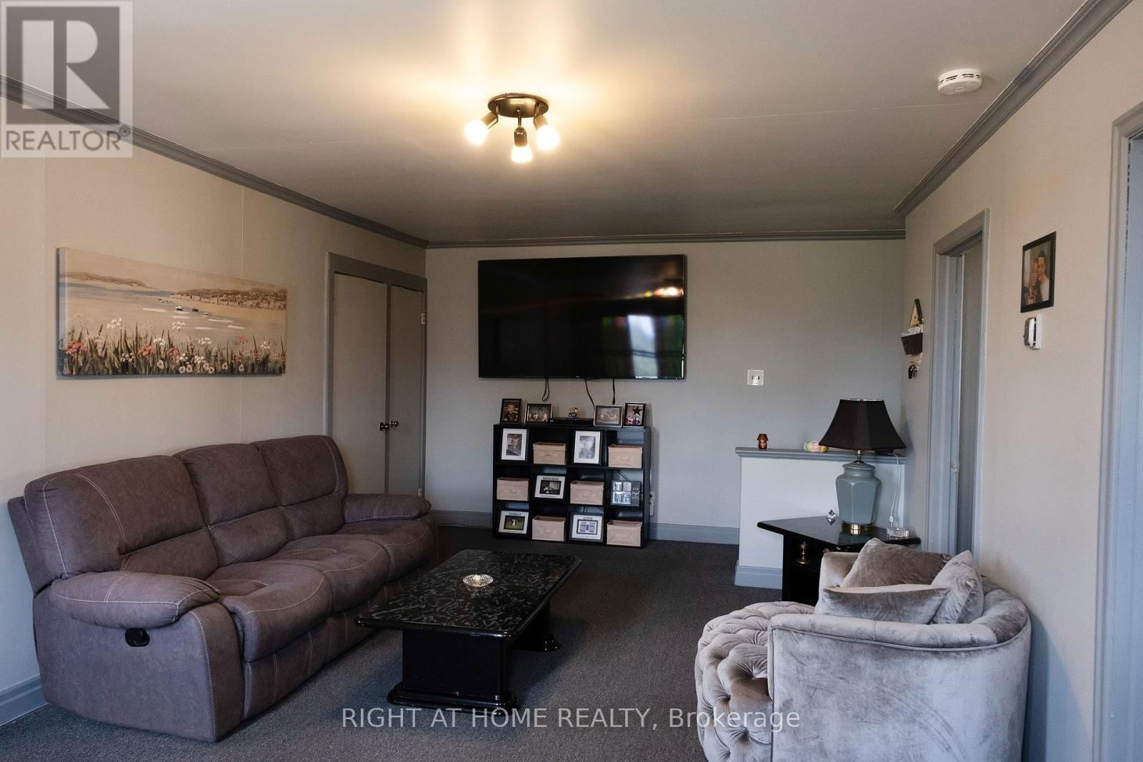 229 ELGIN STREET WEST Image 5