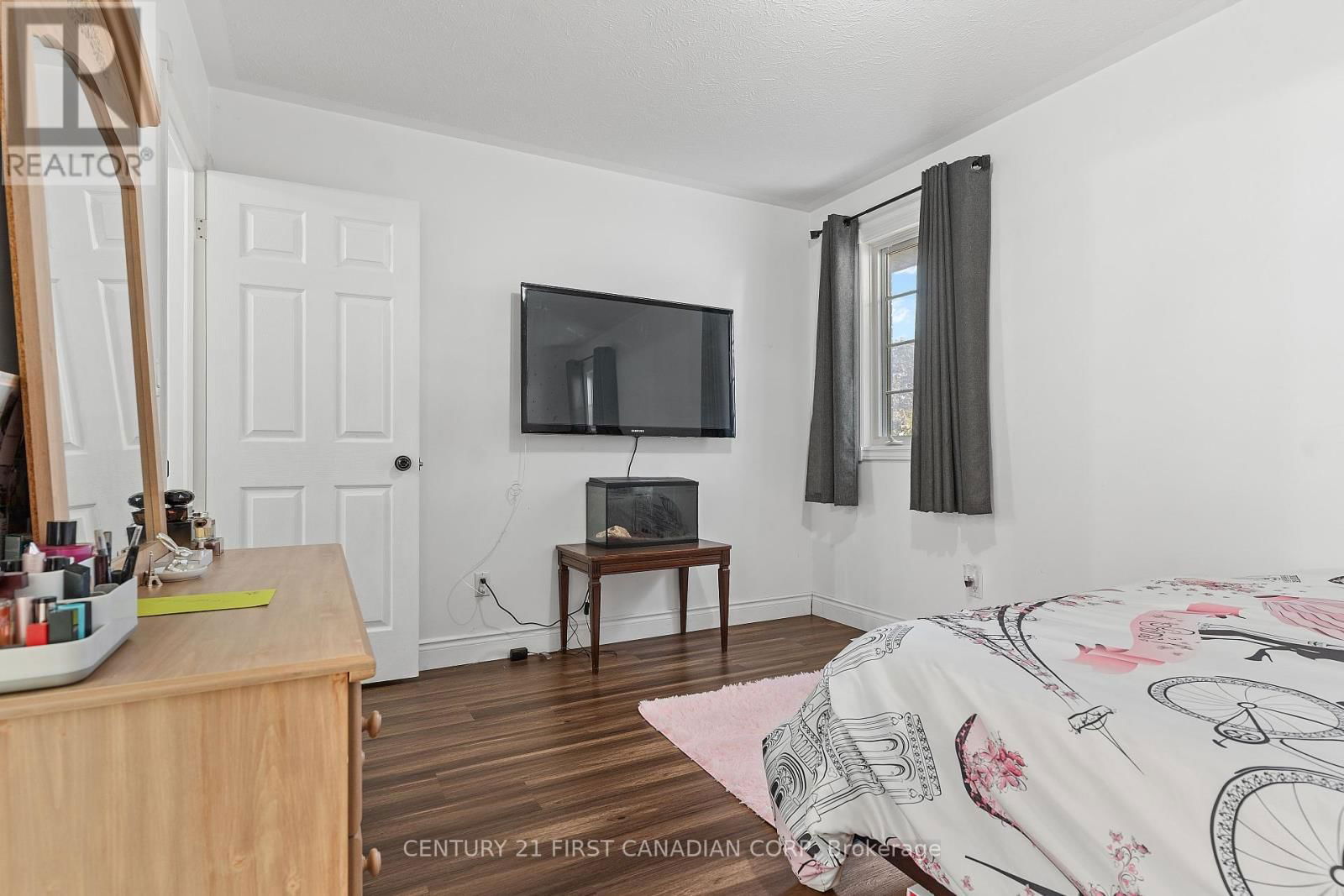 38 ST. MICHAEL'S STREET Image 10