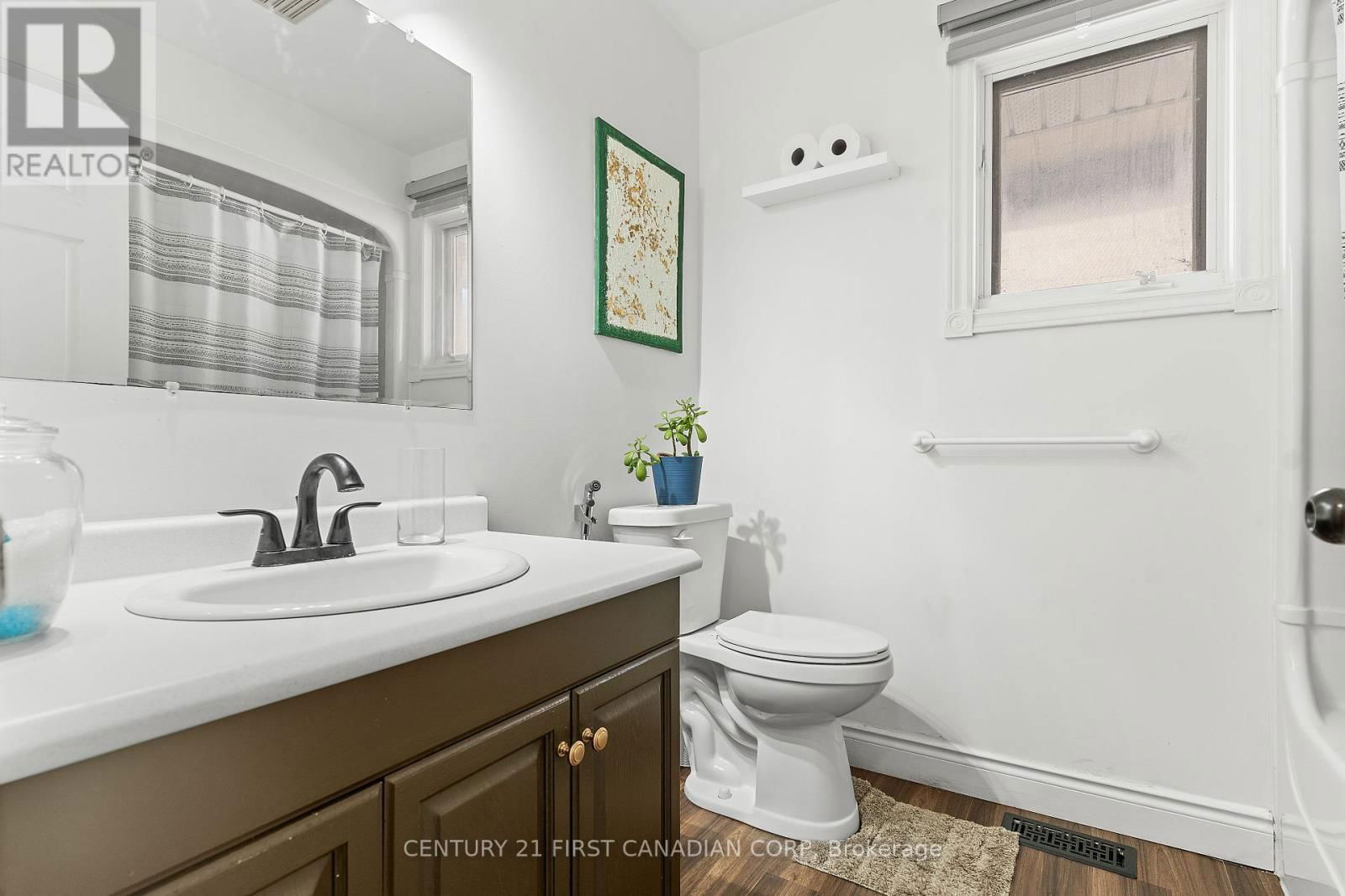 38 ST. MICHAEL'S STREET Image 14