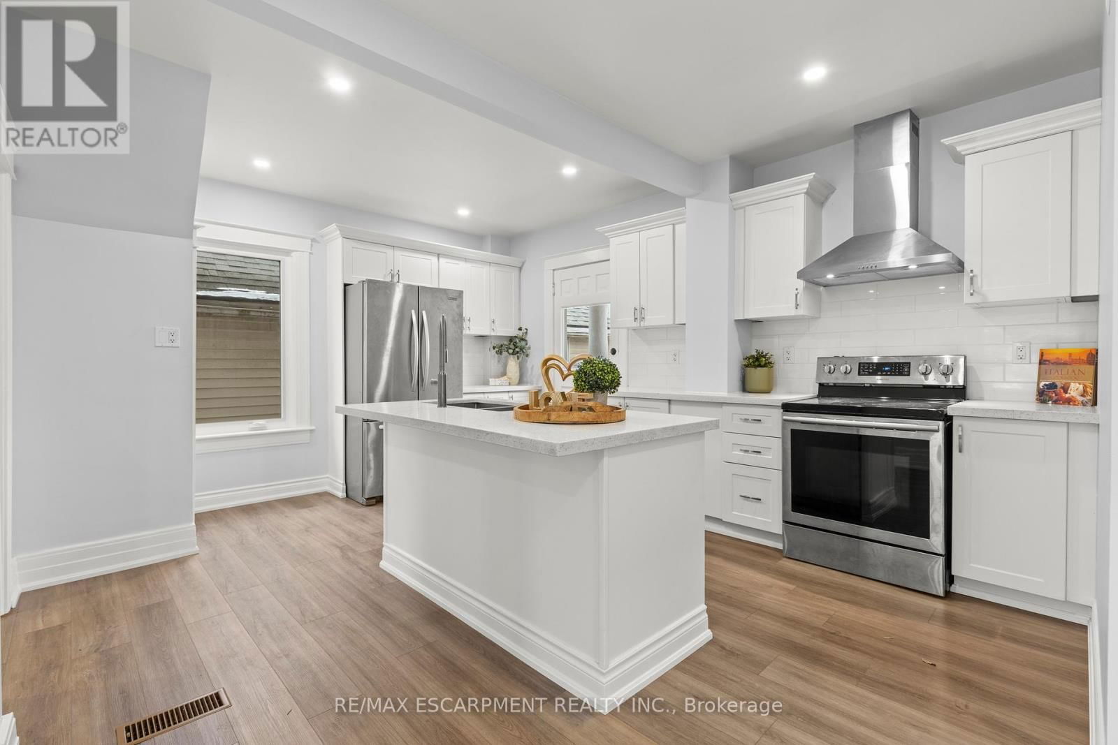 2 BERRYMAN AVENUE Image 11