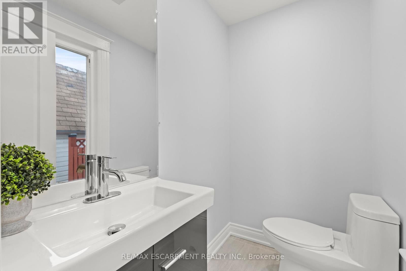 2 BERRYMAN AVENUE Image 16
