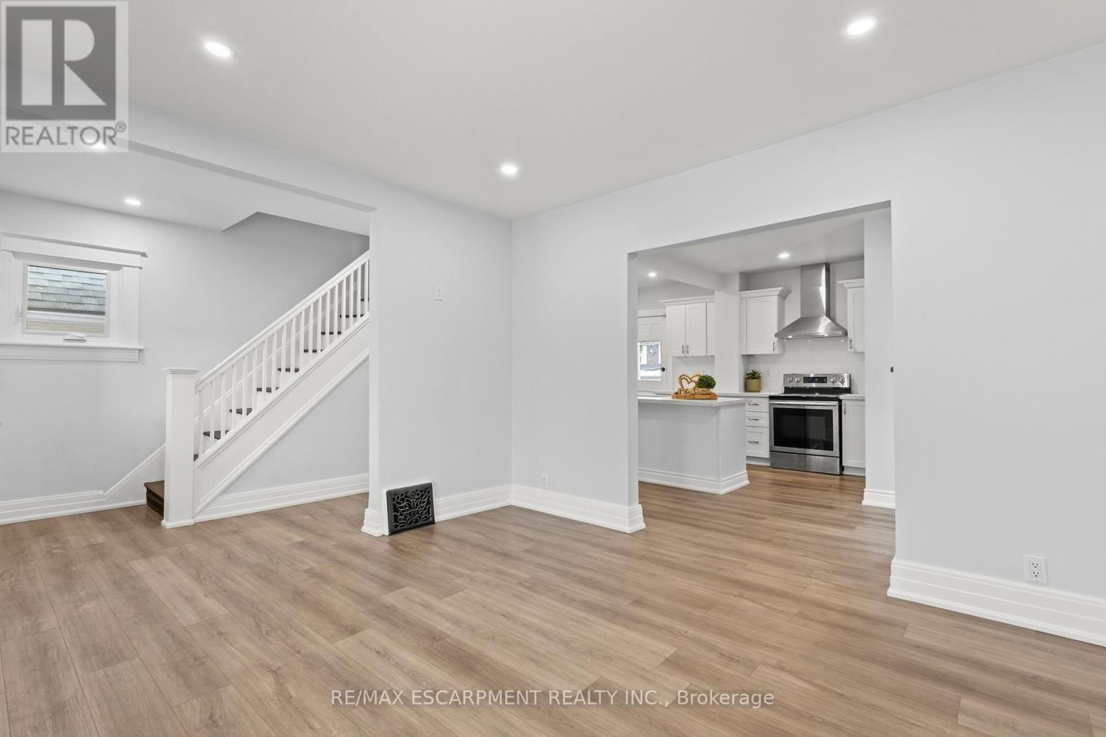 2 BERRYMAN AVENUE Image 9