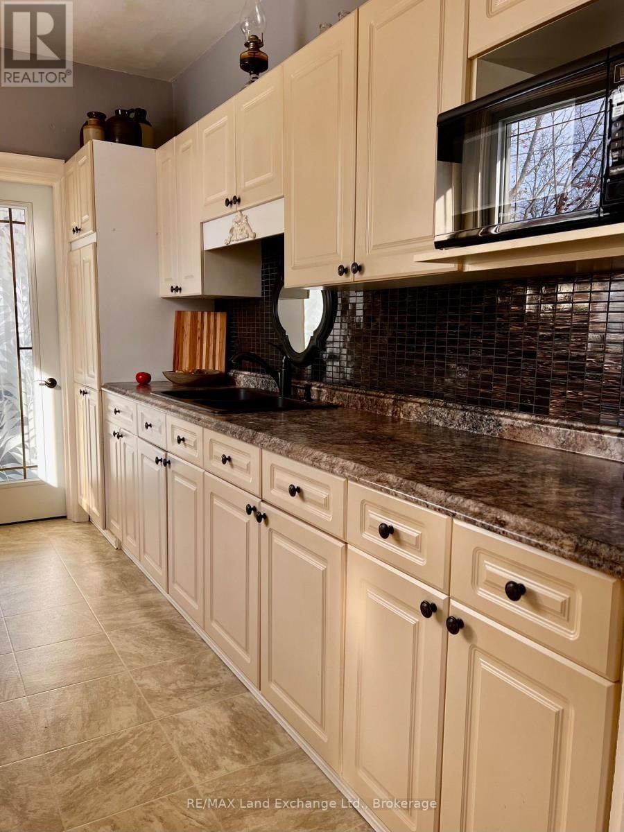 429 HAVELOCK STREET Image 13