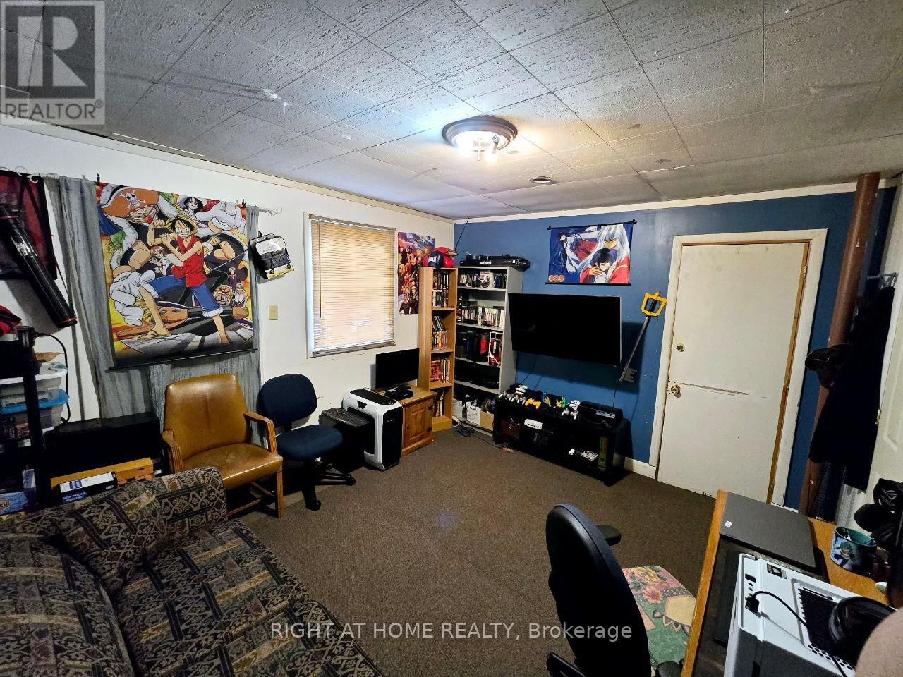 1196 RAINBOW STREET Image 11
