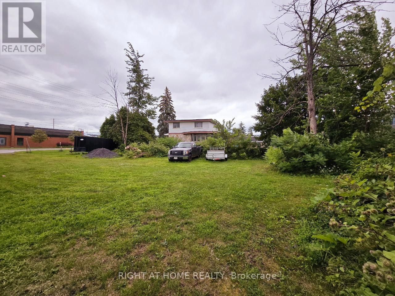 1196 RAINBOW STREET Image 19