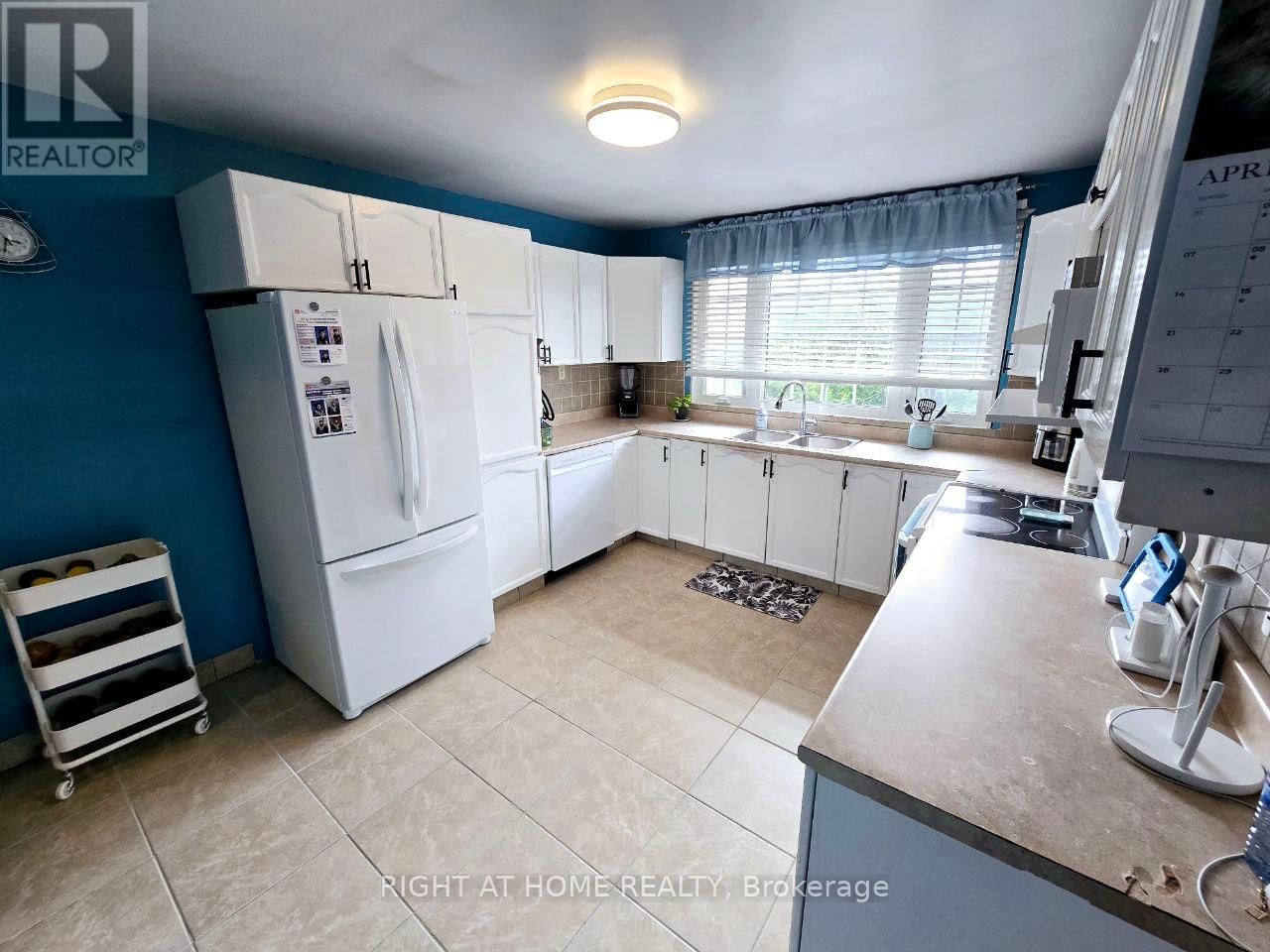 1196 RAINBOW STREET Image 7