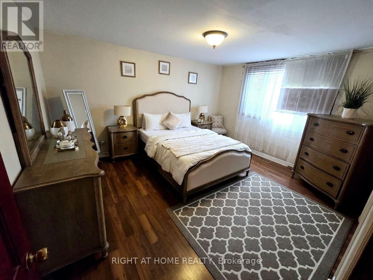 1196 RAINBOW STREET Image 9