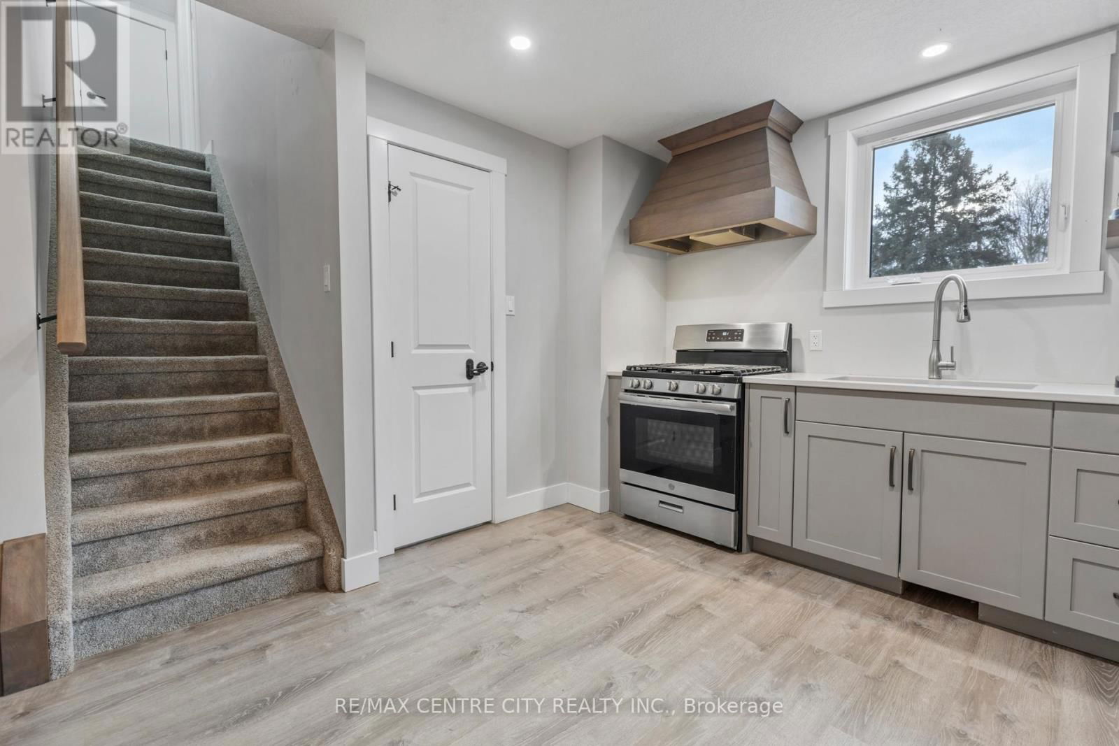 7957 ARGYLE STREET Image 16